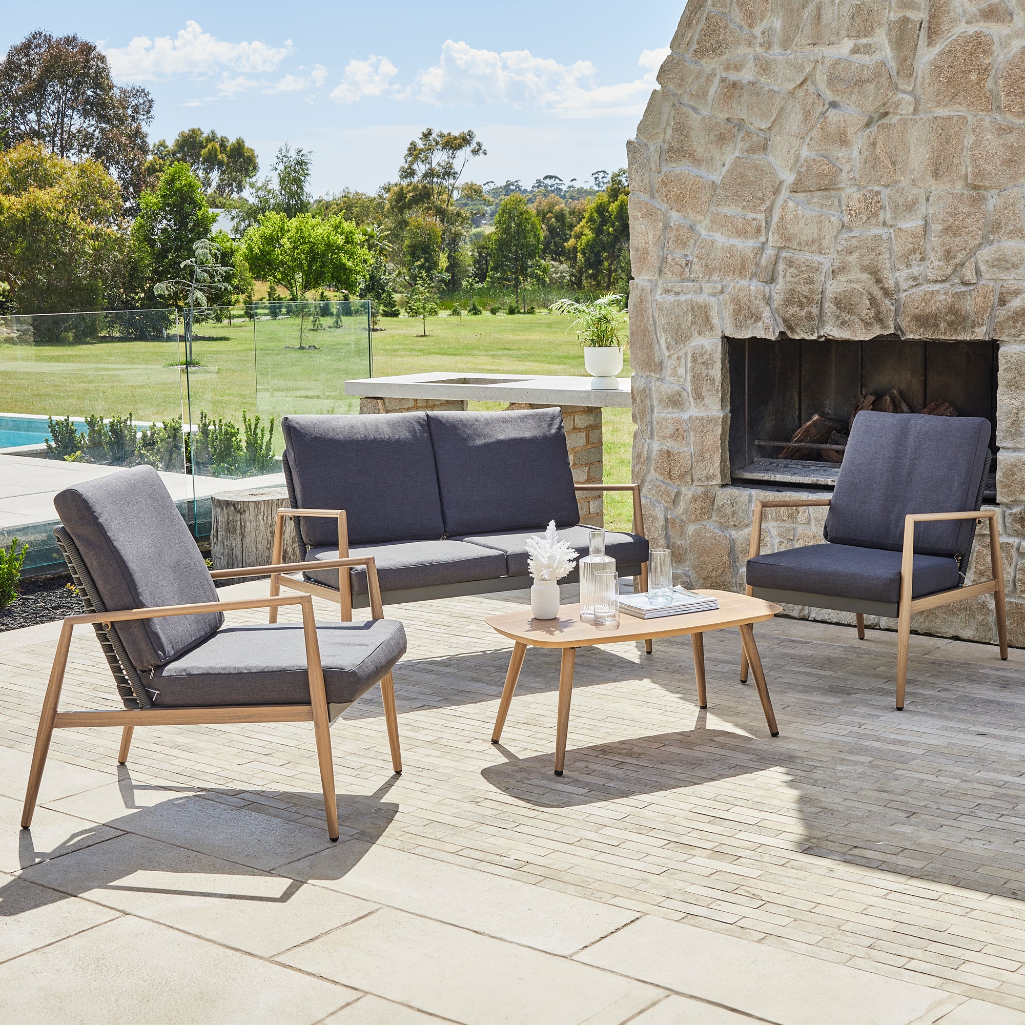 Cayo 4-piece Outdoor Conversation Set Charcoal & Natural