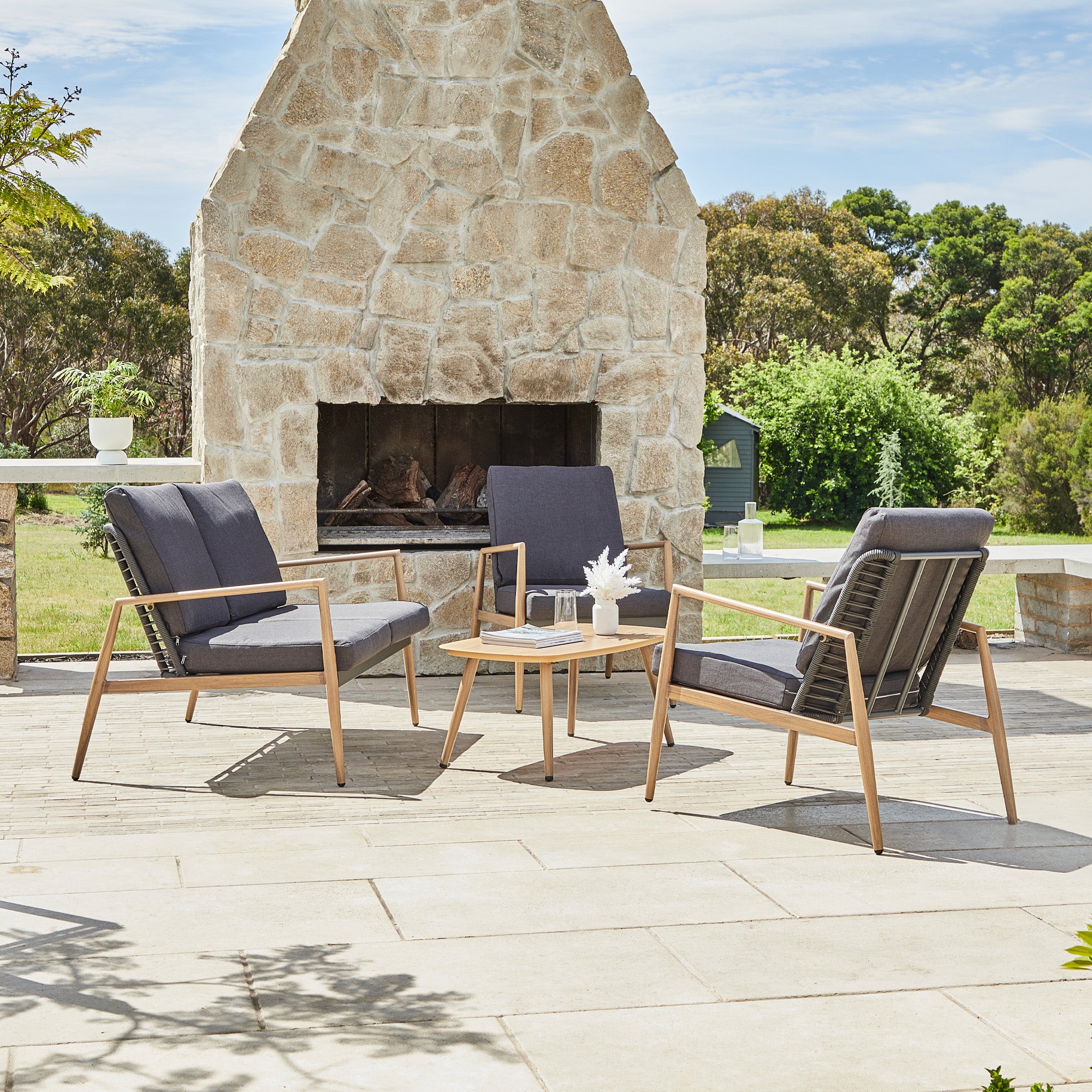 Cayo 4-piece Outdoor Conversation Set Charcoal & Natural