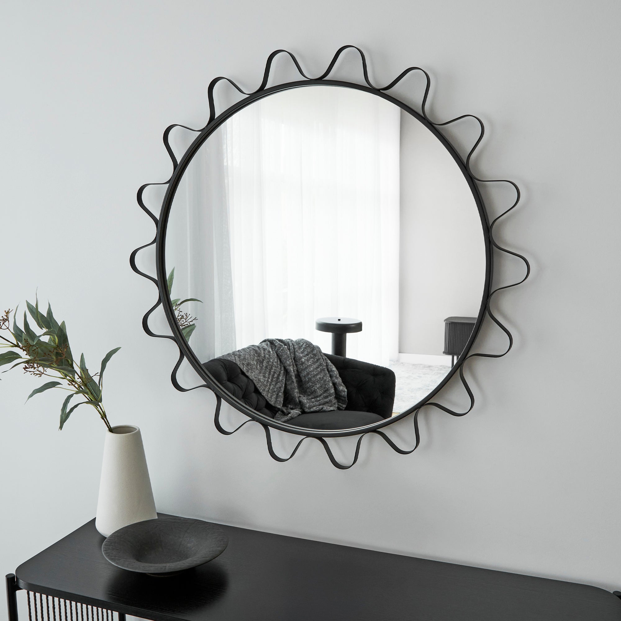 Aria Wavey 90cm Round Mirror Black