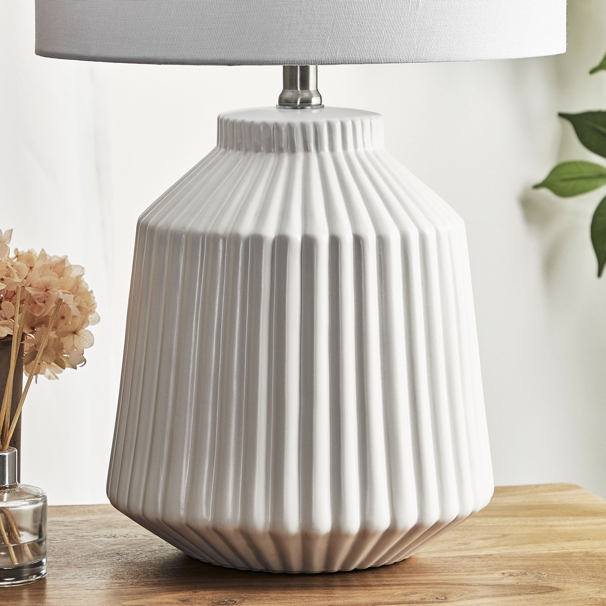 Pleat 57Cm Modern Ceramic Table Lamp White Lighting